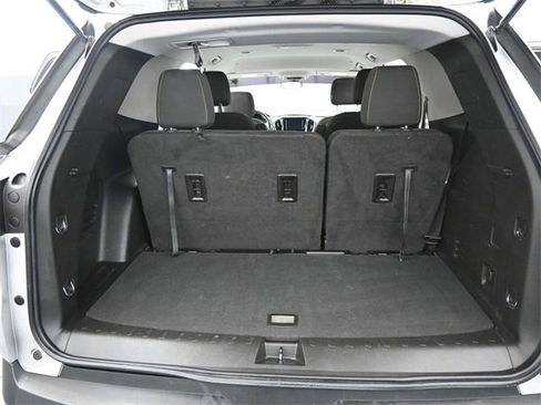 Used 2021 Chevrolet Traverse LT w/ LPO, Floor Liner Package image 13