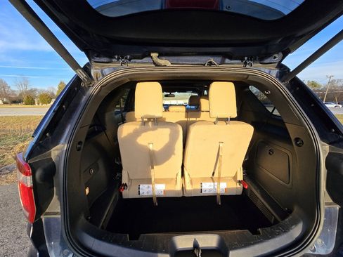 Used 2017 Ford Explorer XLT w/ Equipment Group 202A image 38
