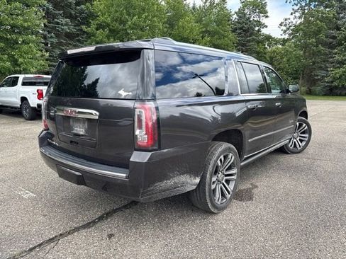 Used 2018 GMC Yukon XL Denali w/ Denali Ultimate Package AWD/4WD image 3