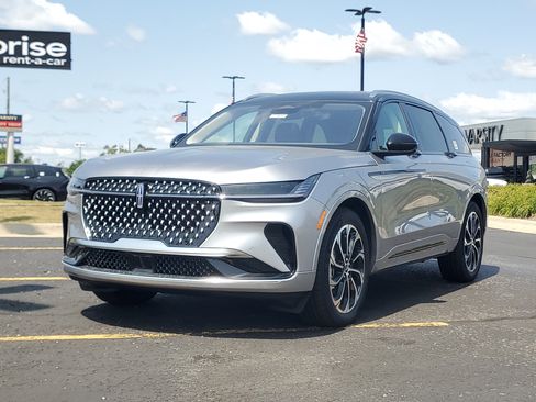 New 2026 Lincoln Nautilus Reserve AWD/4WD image 2