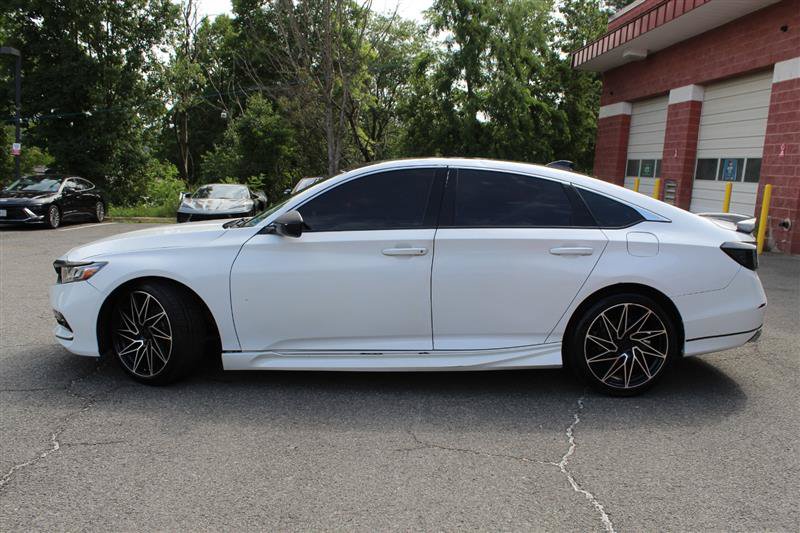 Used 2019 Honda Accord Sport image 2