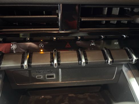 Used 2025 Chevrolet Colorado Z71 w/ Z71 Convenience Package 2 image 24