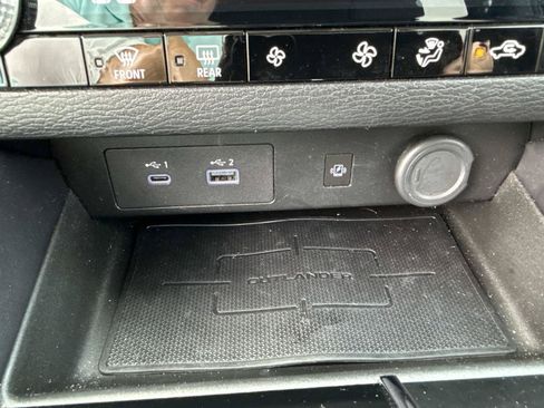 Used 2024 Mitsubishi Outlander SE Black Edition FWD image 28