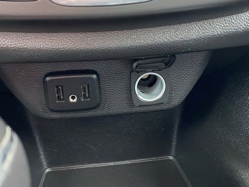 Used 2020 Chevrolet Traverse LT image 19