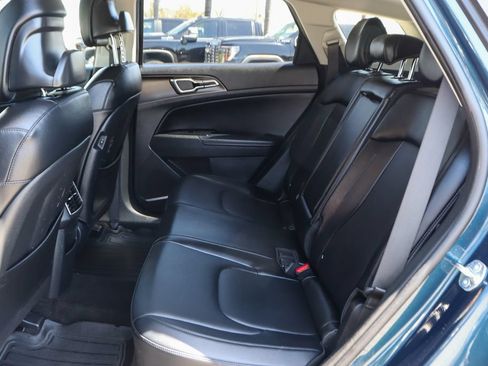 Used 2025 Kia Sportage EX w/ EX Premium Package AWD/4WD image 39