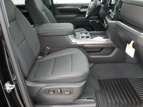 New 2026 Chevrolet Silverado 2500 LTZ w/ LTZ Premium Package AWD/4WD image 22