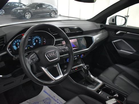 Used 2023 Audi Q3 2.0T Premium w/ Convenience Package AWD/4WD image 11