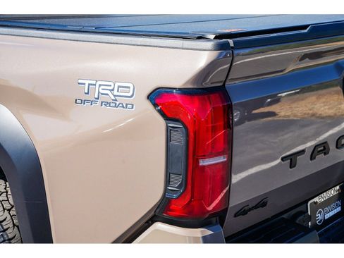 Used 2026 Toyota Tacoma TRD Off-Road w/ TRD Off Road Upgrade Package AWD/4WD image 11