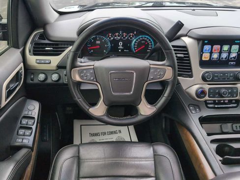 Used 2019 GMC Yukon Denali w/ Denali Ultimate Package AWD/4WD image 10