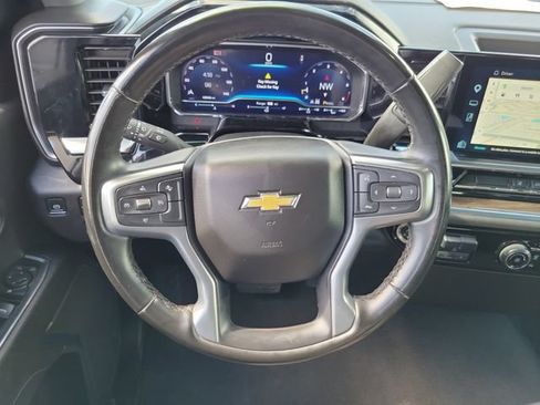Used 2024 Chevrolet Silverado 2500 LT AWD/4WD image 16