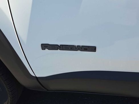 Used 2020 Jeep Renegade Altitude AWD/4WD image 15
