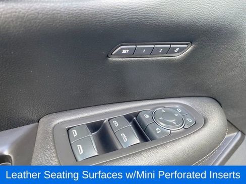 Certified 2021 Cadillac XT5 Premium Luxury image 17