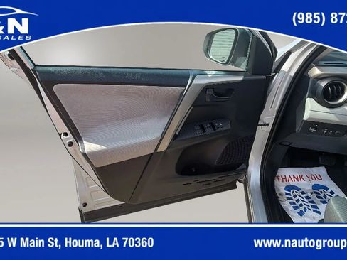 Used 2015 Toyota RAV4 LE FWD image 16