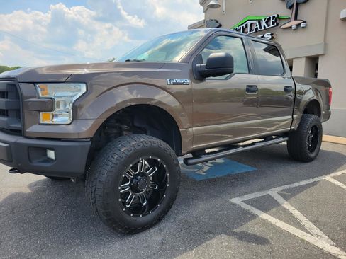 Used 2016 Ford F150 XLT AWD/4WD image 8