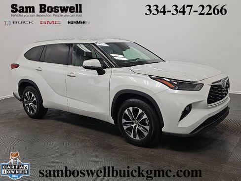 Used 2022 Toyota Highlander XLE FWD image 1