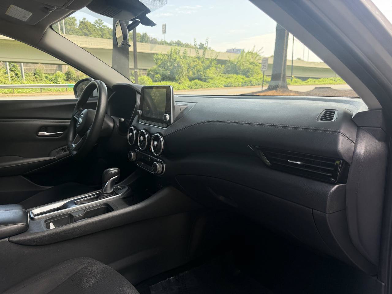 Used 2023 Nissan Sentra SV FWD image 17
