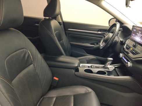 Used 2023 Nissan Altima 2.0 SR FWD image 21