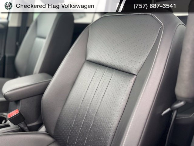 Used 2022 Volkswagen Tiguan SE w/ Panoramic Sunroof Package AWD/4WD image 23