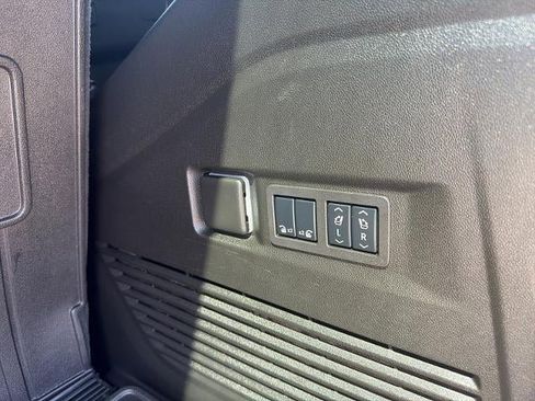 Used 2025 GMC Yukon AT4 Ultimate w/ LPO, Floor Liner Package AWD/4WD image 13