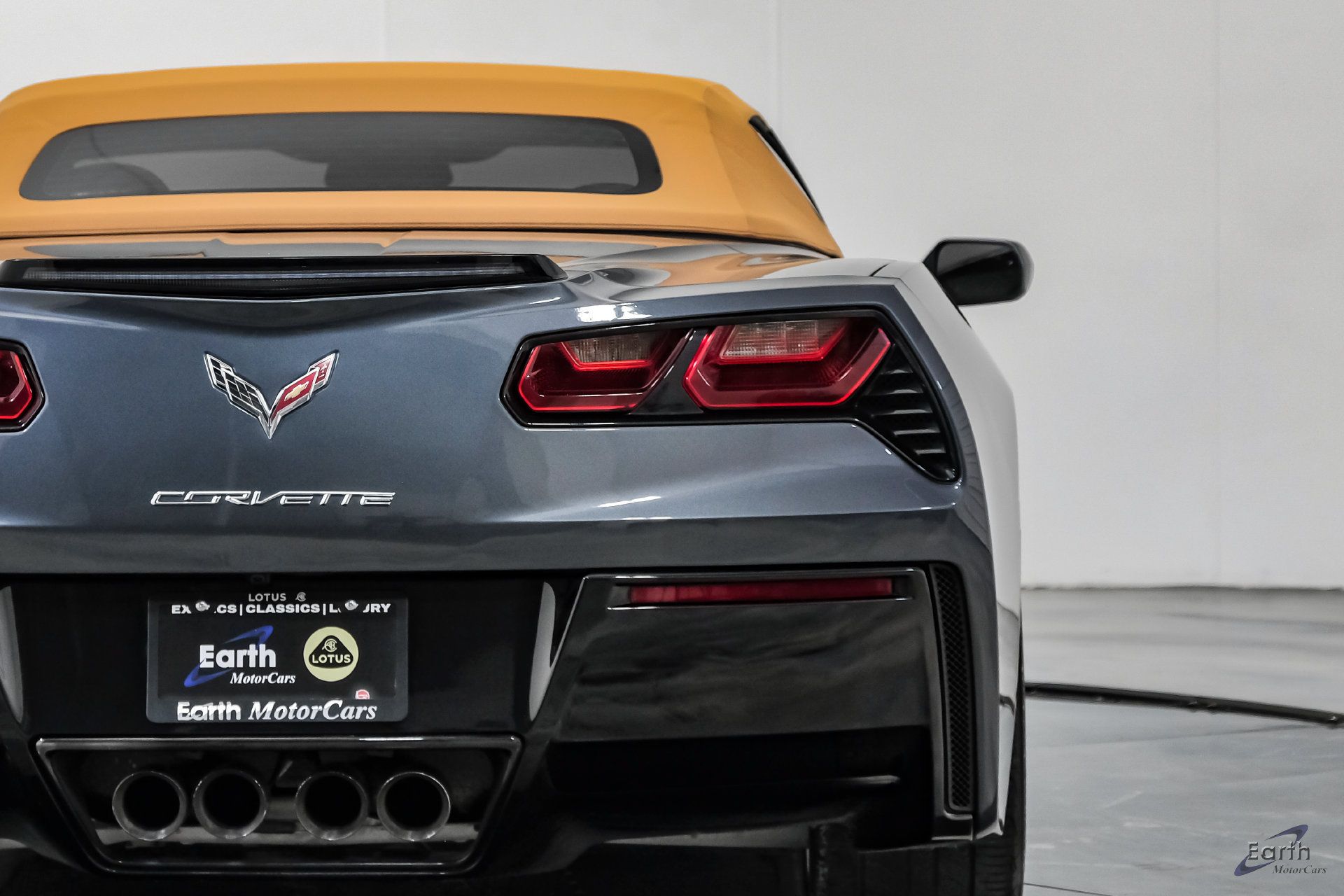 Used 2014 Chevrolet Corvette Stingray Convertible w/ 2LT Preferred Equipment Group RWD image 17