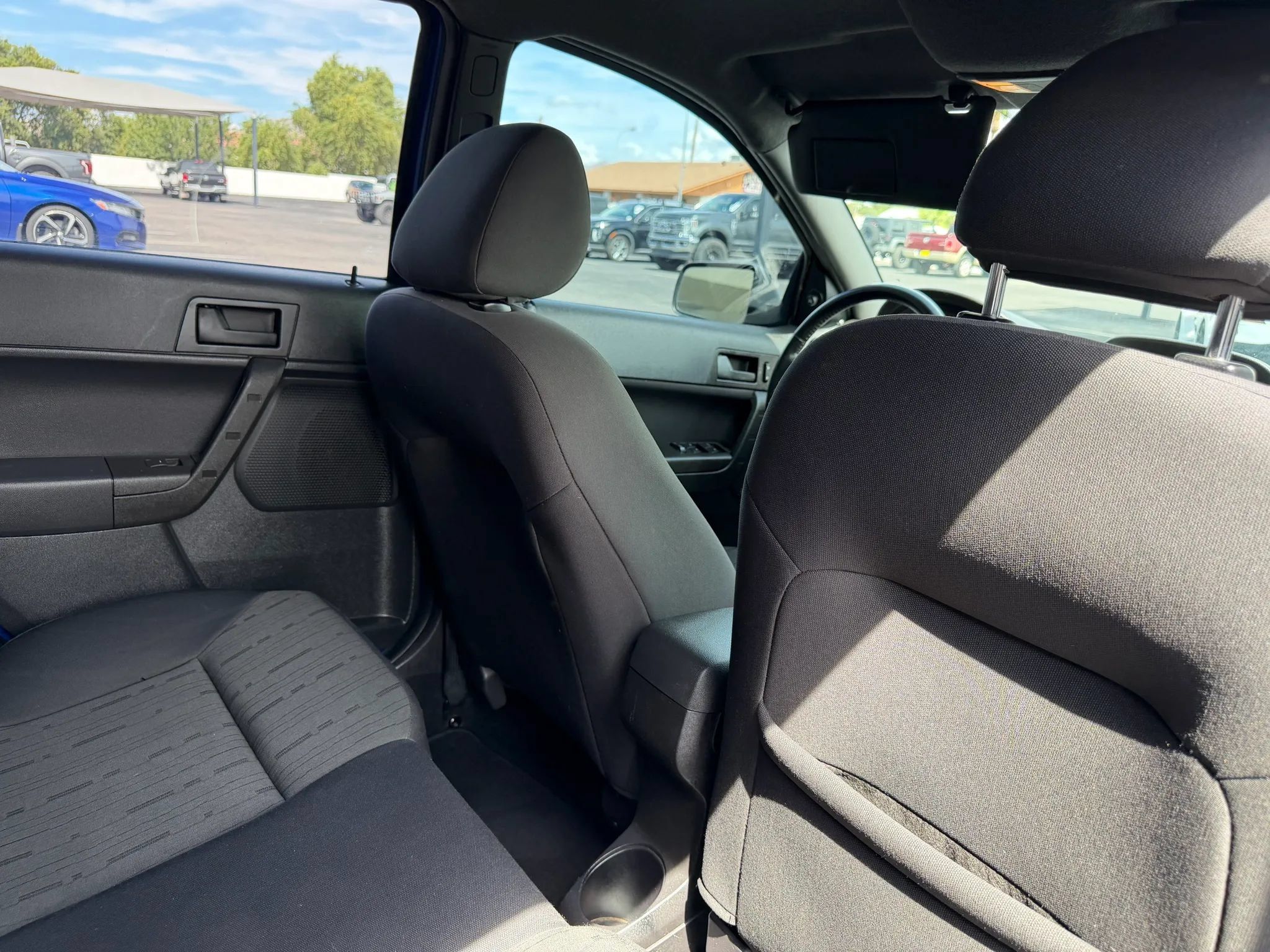 Used 2011 Ford Focus SE w/ 201A Rapid Spec Order Code FWD image 24