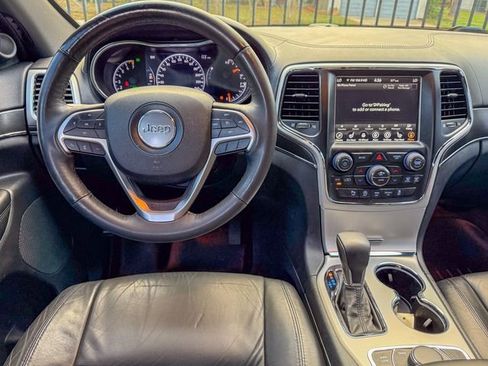 Used 2018 Jeep Grand Cherokee Limited AWD/4WD image 11