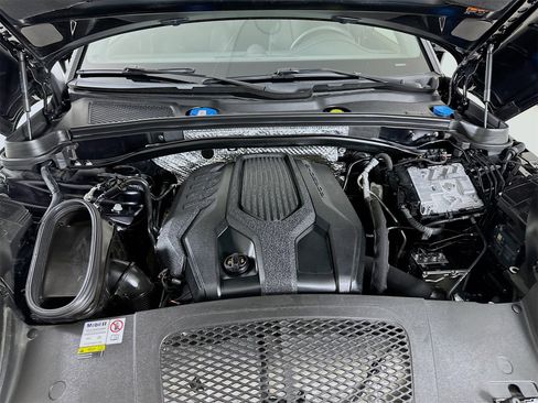 Used 2023 Porsche Macan Turbo image 32