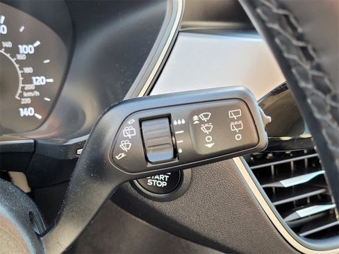 Used 2022 Ford Escape SE w/ SE Sport Appearance Package image 18