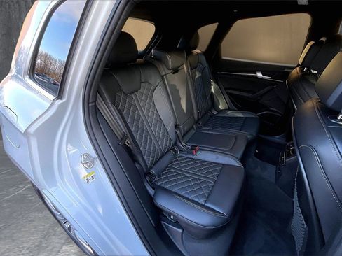 Used 2024 Audi SQ5 Premium Plus w/ Premium Plus Package image 25