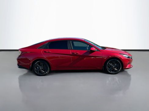 Used 2023 Hyundai Elantra SEL FWD image 4