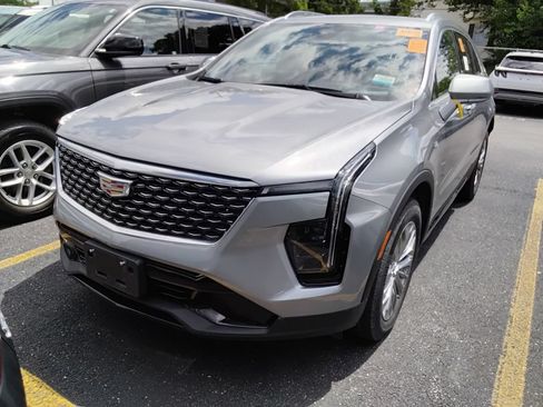Used 2024 Cadillac XT4 Premium Luxury AWD/4WD image 13