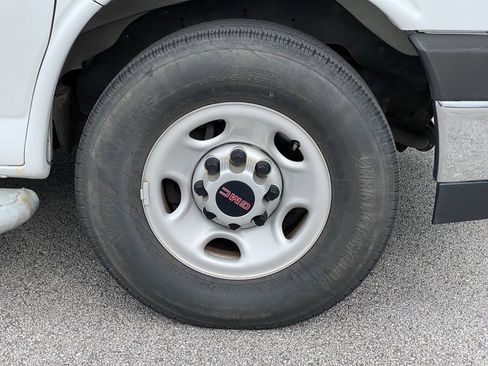 Used 2020 GMC Savana 2500 w/ Driver Convenience Package image 29