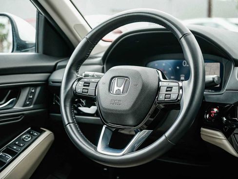 Used 2023 Honda Accord Touring image 15