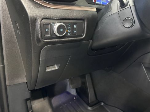 Used 2021 Ford Explorer Limited w/ Equipment Group 301A AWD/4WD image 18