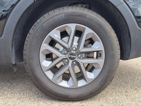 Used 2023 Kia Telluride LX AWD/4WD image 11