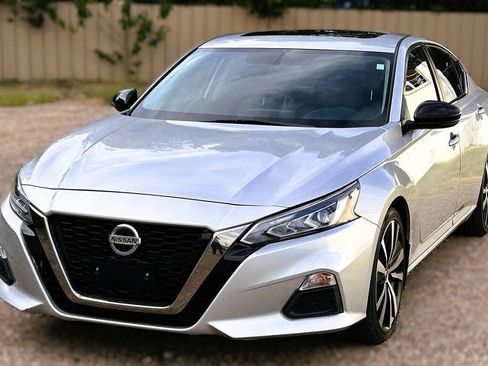 Used 2019 Nissan Altima 2.5 SR w/ SR Premium Package FWD image 5