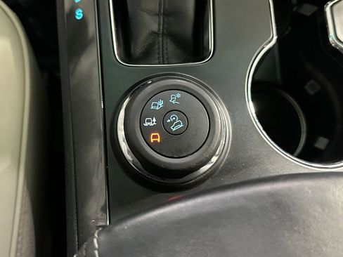 Used 2017 Ford Explorer Platinum image 29