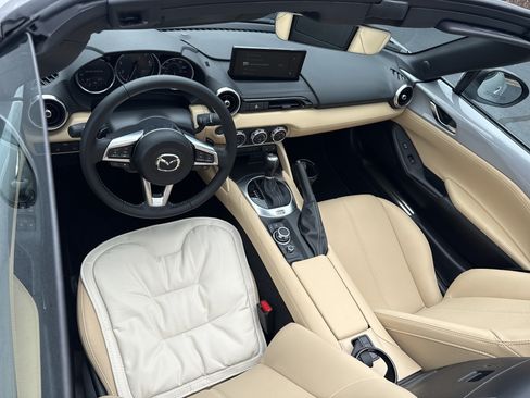 Used 2026 MAZDA MX-5 Miata RF Grand Touring RWD image 6