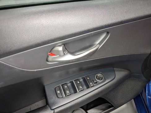 Used 2020 Kia Forte LXS FWD image 34