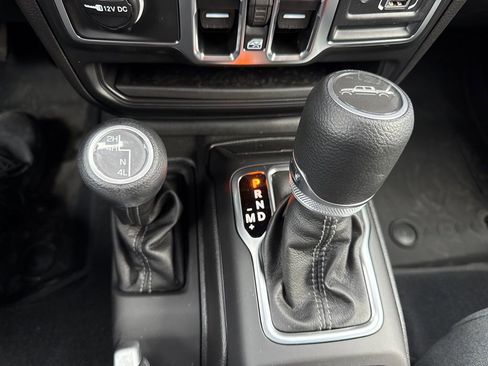 New 2025 Jeep Gladiator Sport AWD/4WD image 31