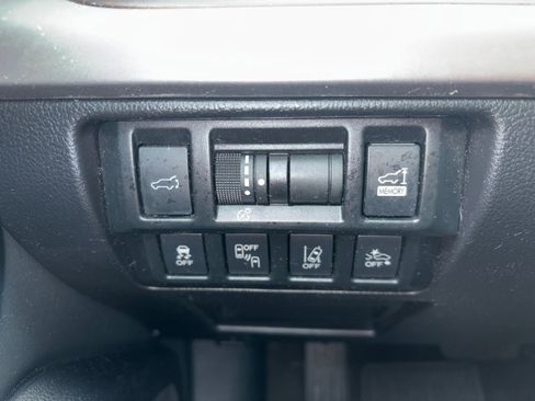 Used 2018 Subaru Outback 2.5i Limited image 16