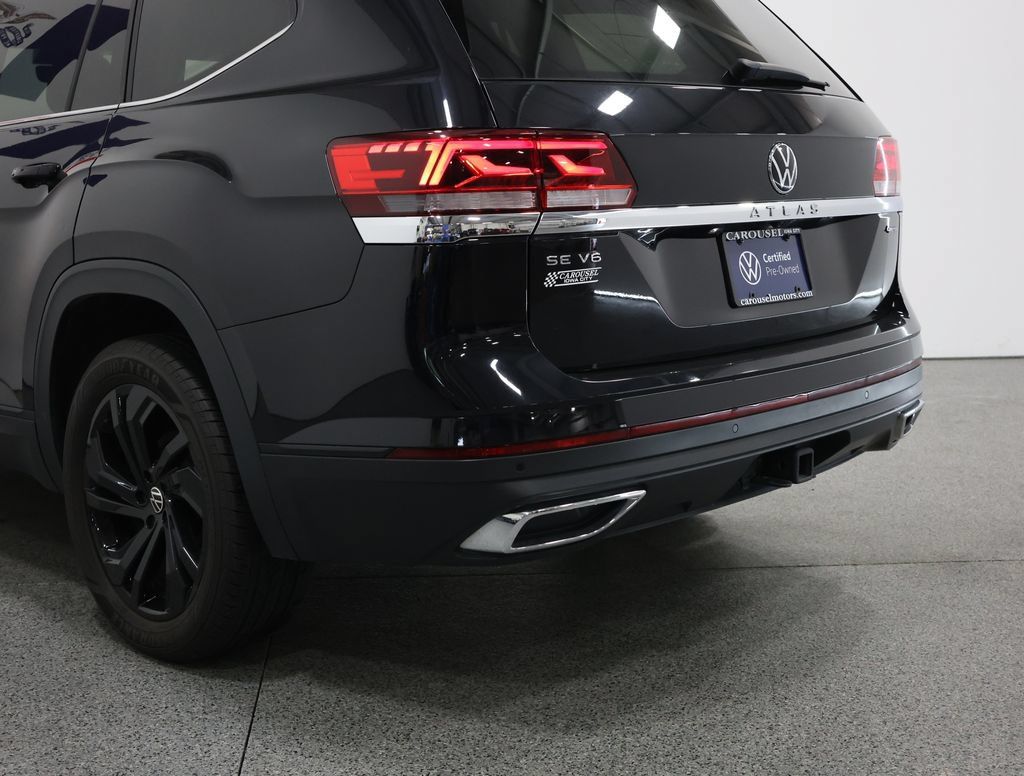 Certified 2023 Volkswagen Atlas SE w/ Black Wheel Package AWD/4WD image 10