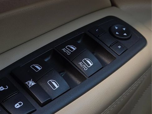 Used 2022 Jeep Grand Cherokee Limited RWD image 17