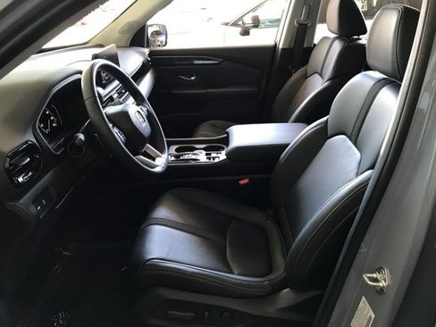 Used 2023 Honda Pilot Touring image 14