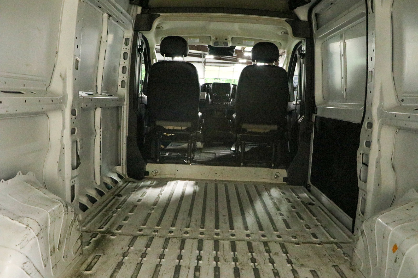 Used 2024 RAM ProMaster 2500 w/ Convenience Group FWD image 11