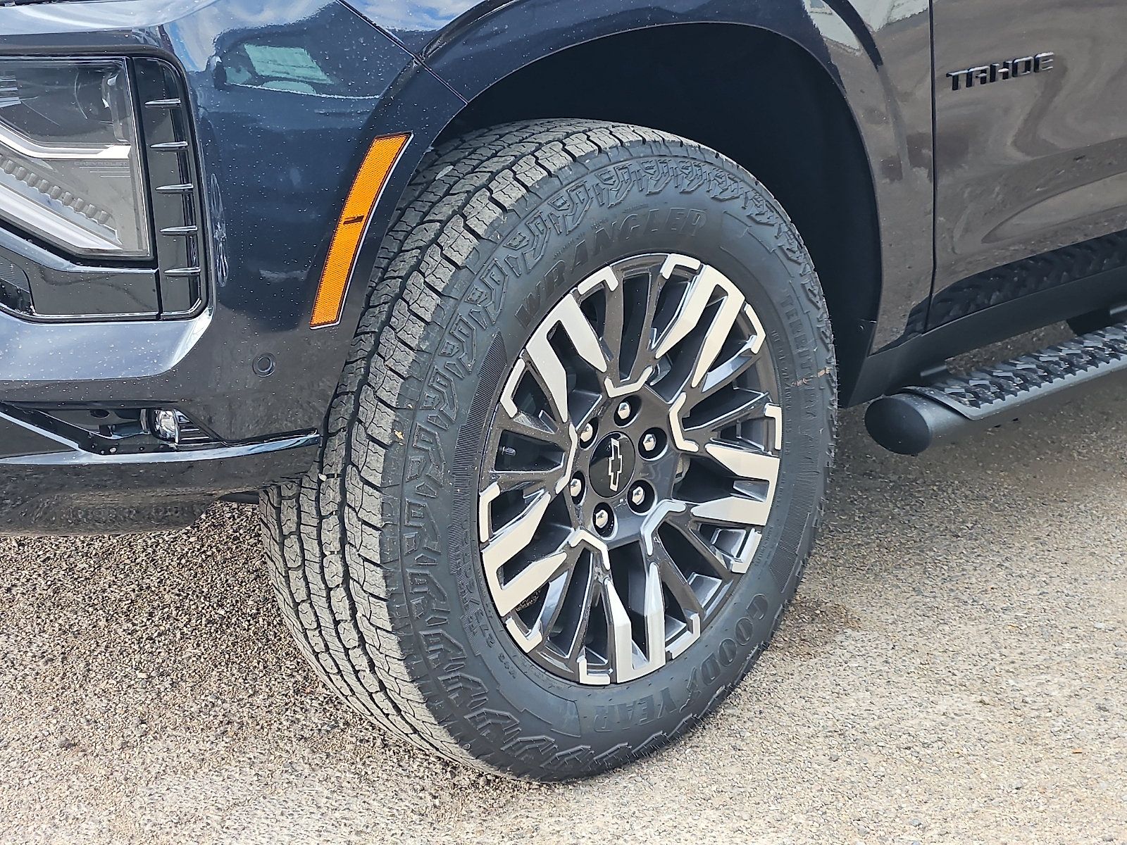 New 2026 Chevrolet Tahoe Z71 w/ Comfort Package AWD/4WD image 4