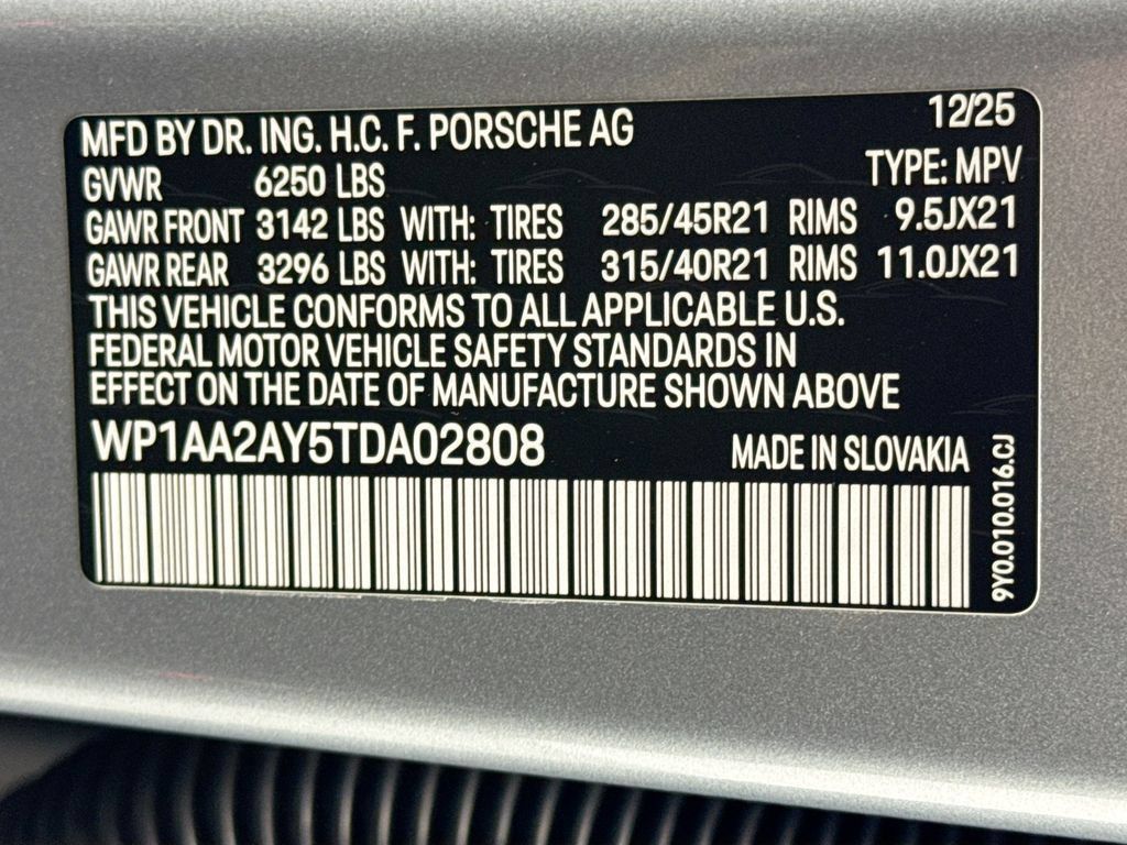 Used 2026 Porsche Cayenne AWD/4WD image 36
