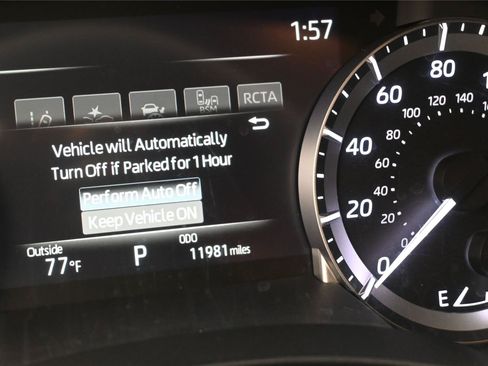 Used 2024 Toyota Highlander XSE AWD/4WD image 3