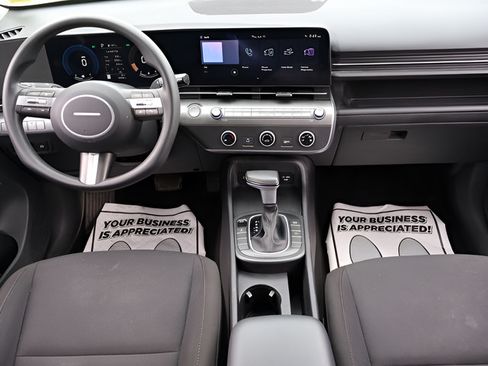 Used 2024 Hyundai Kona SE AWD/4WD image 12