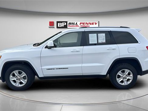 Used 2017 Jeep Grand Cherokee Laredo w/ Quick Order Package 23E image 2